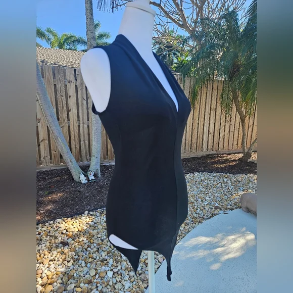 NEW Zara Sleeveless Black Bodysuit Size M Bodycon Minimalist Monochrome Tailored - Picture 2 of 11